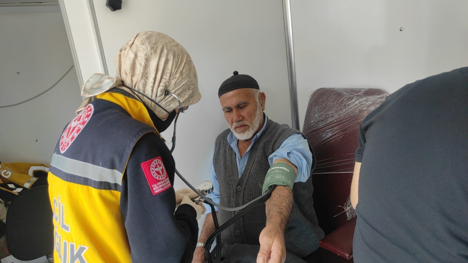 &Ccedil;ekerek&rsquo;te vatandaşlara sağlık taraması yapıldı
