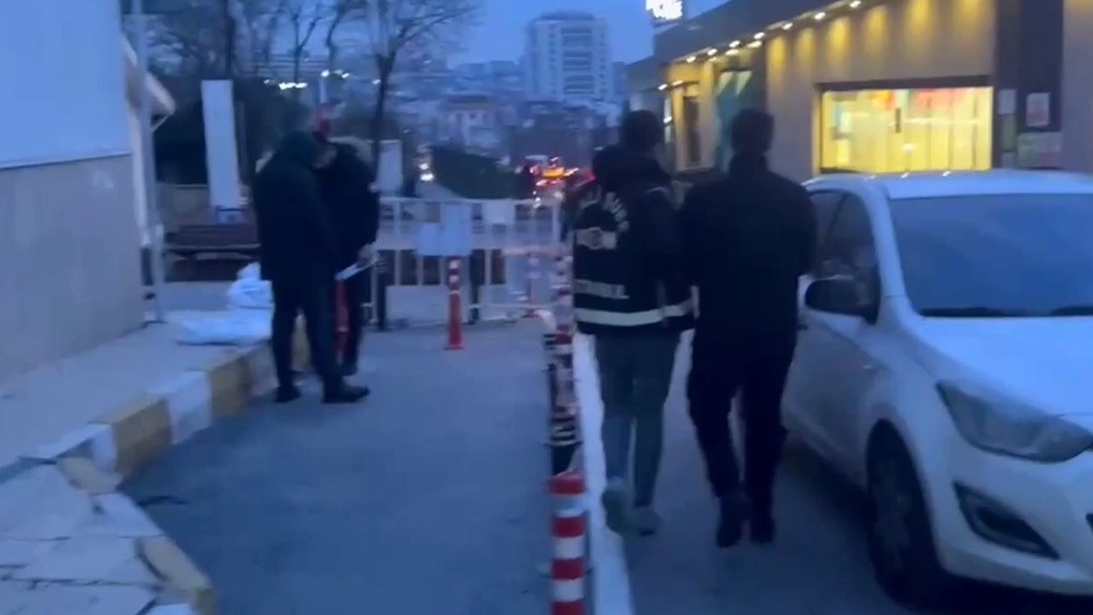 İstanbul merkezli 8 ilde dolandırıcılık ve kara para aklama operasyonu: 36 g&ouml;zaltı
