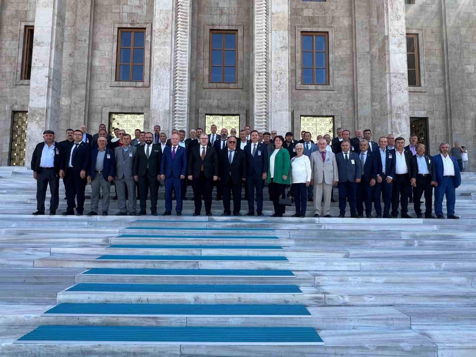 Muhtarlardan Ankara &ccedil;ıkartması
