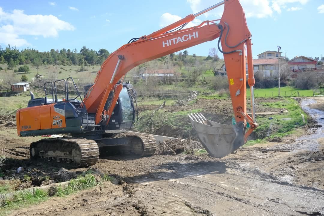 Akdağmadeni’nde dere ıslah çalışmaları başladı