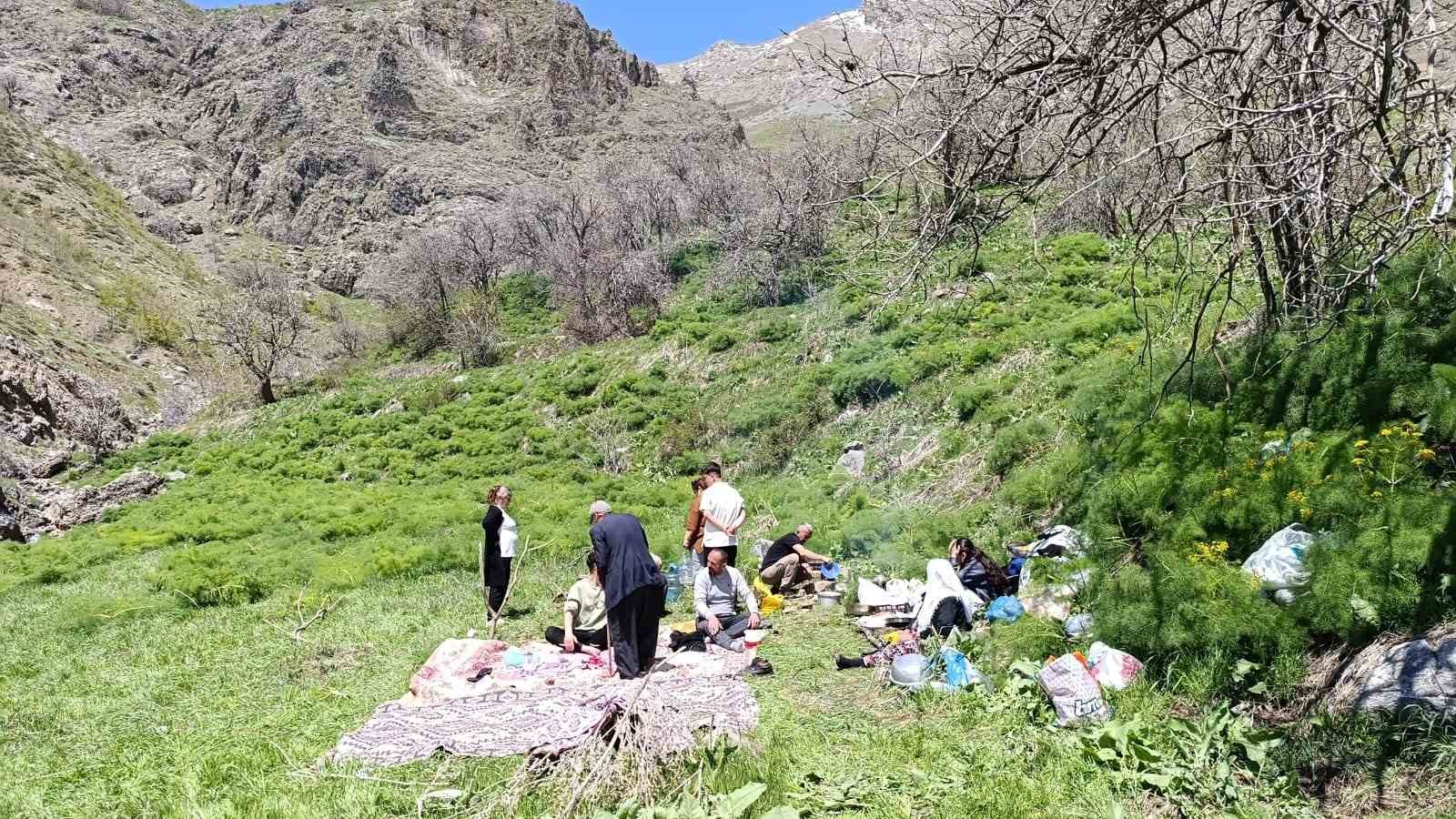Barış ve huzur iklimi Madenli Mezrası’na bahar getirdi