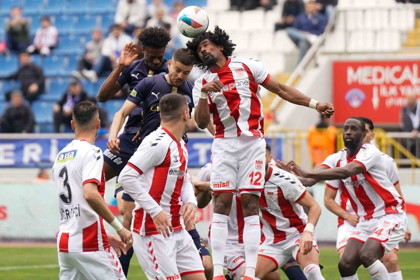 Trendyol S&uuml;per Lig: Kasımpaşa: 1 - Sivasspor: 0 (Ma&ccedil; devam ediyor)
