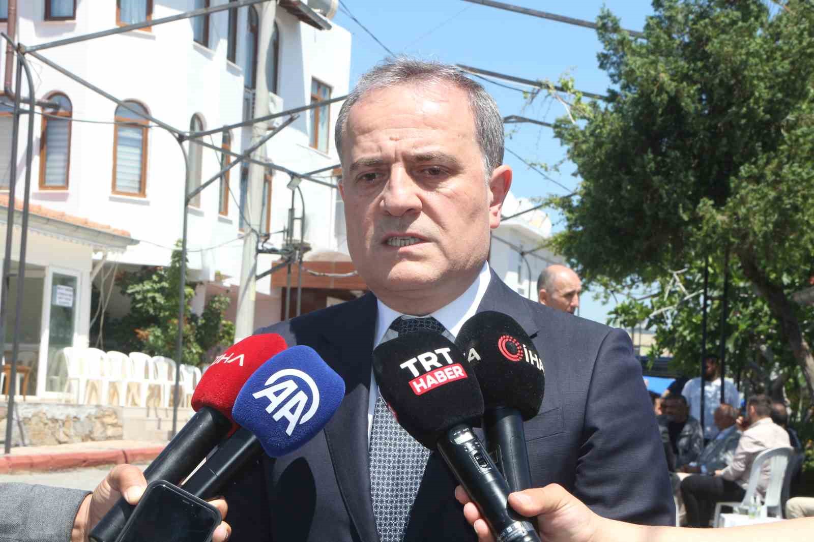 Azerbaycan Dışişleri Bakanı&rsquo;ndan Mevl&uuml;t &Ccedil;avuşoğlu&rsquo;na taziye ziyareti
