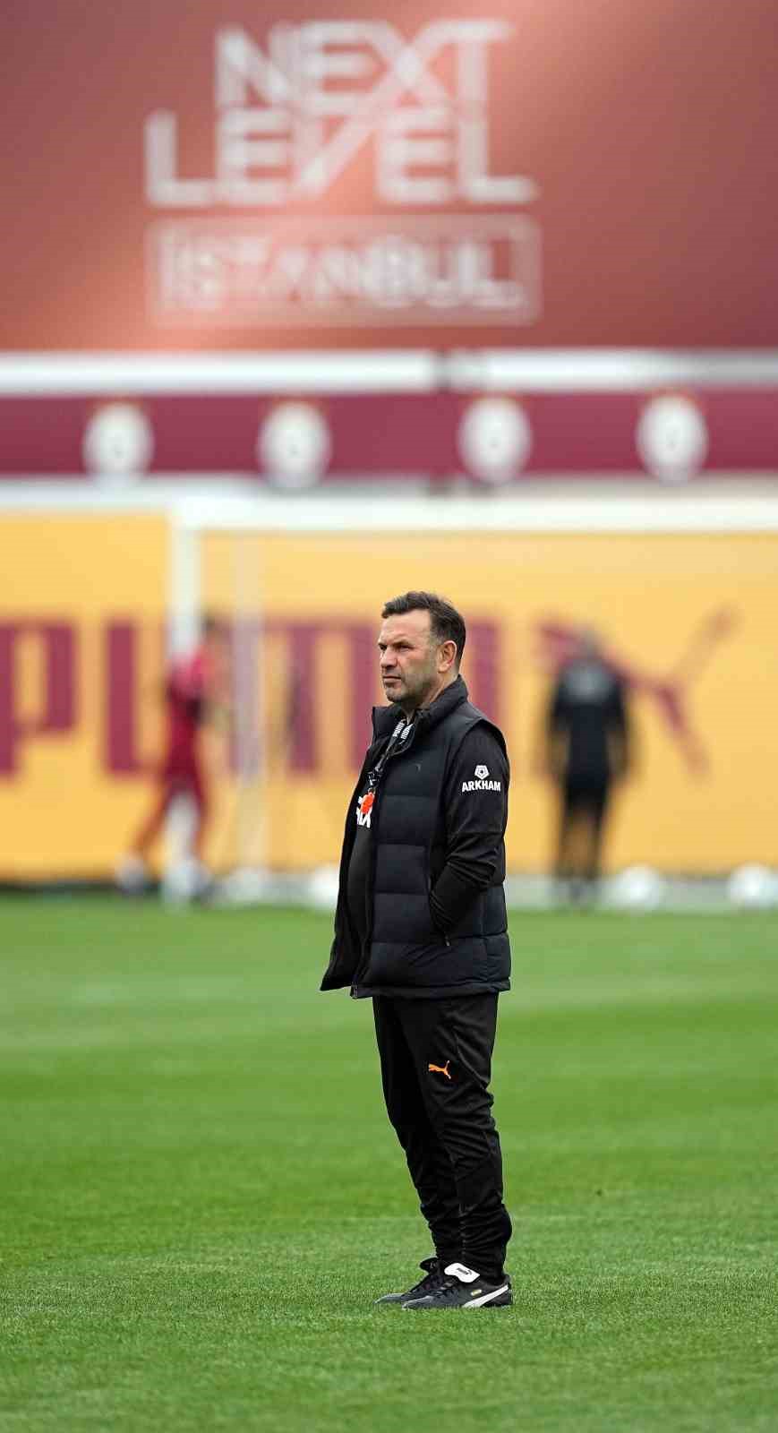 Galatasaray, Konyaspor ma&ccedil;ı hazırlıklarına ara vermeden başladı
