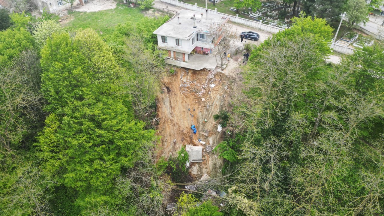 Sesi duyarak dışarı çıktı, gördüğü manzara karşısında şok oldu