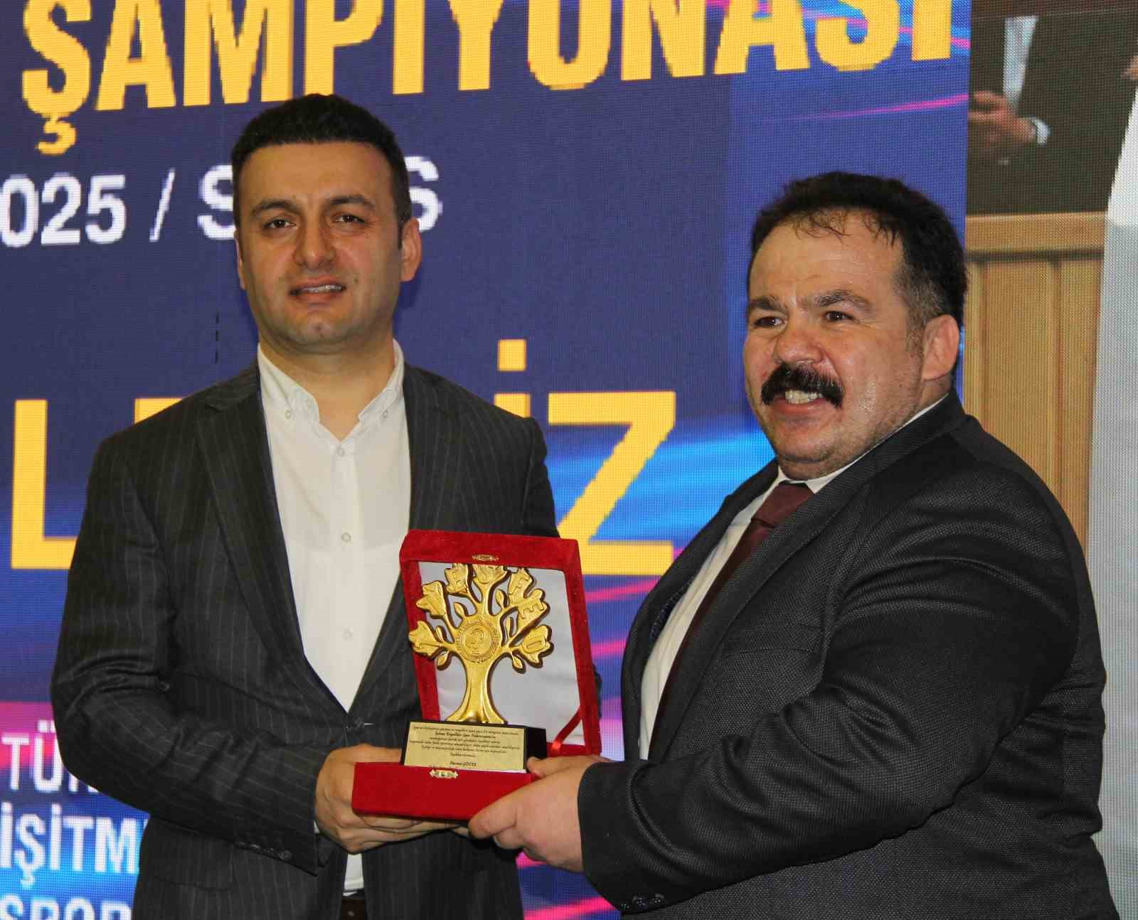 İşitme Engelliler G&uuml;reş T&uuml;rkiye Şampiyonası&rsquo;nın a&ccedil;ılış seremonisi yapıldı
