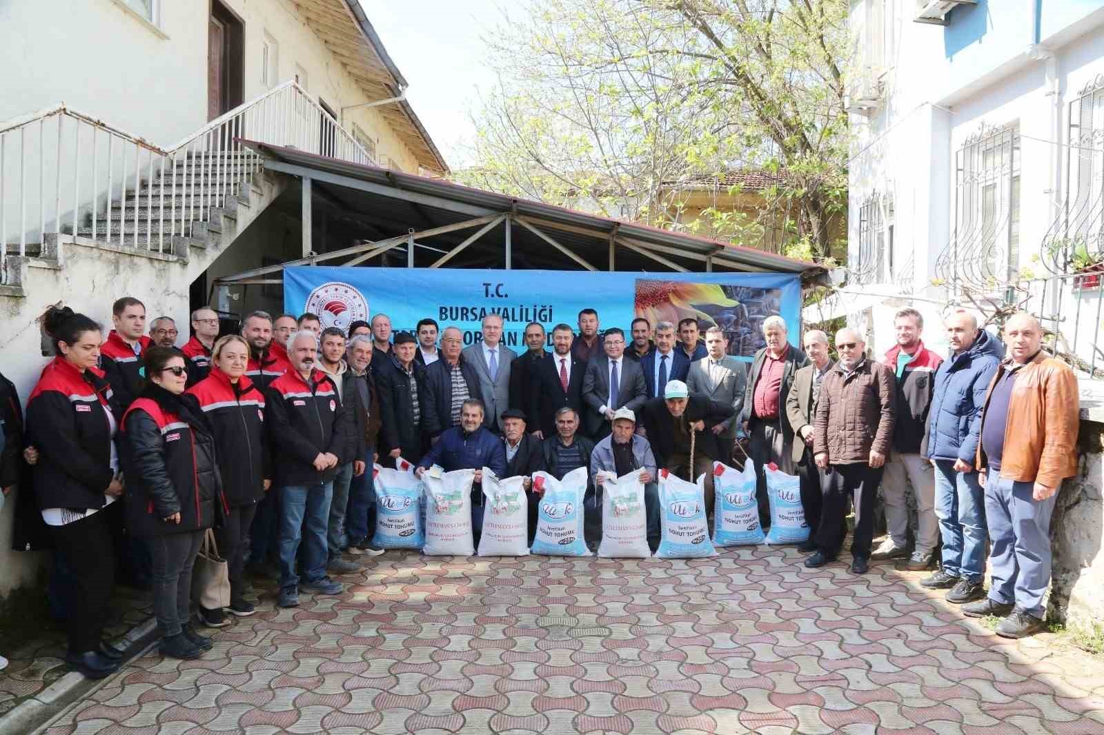 Çiftçilere hibe destekli tohum dağıtıldı