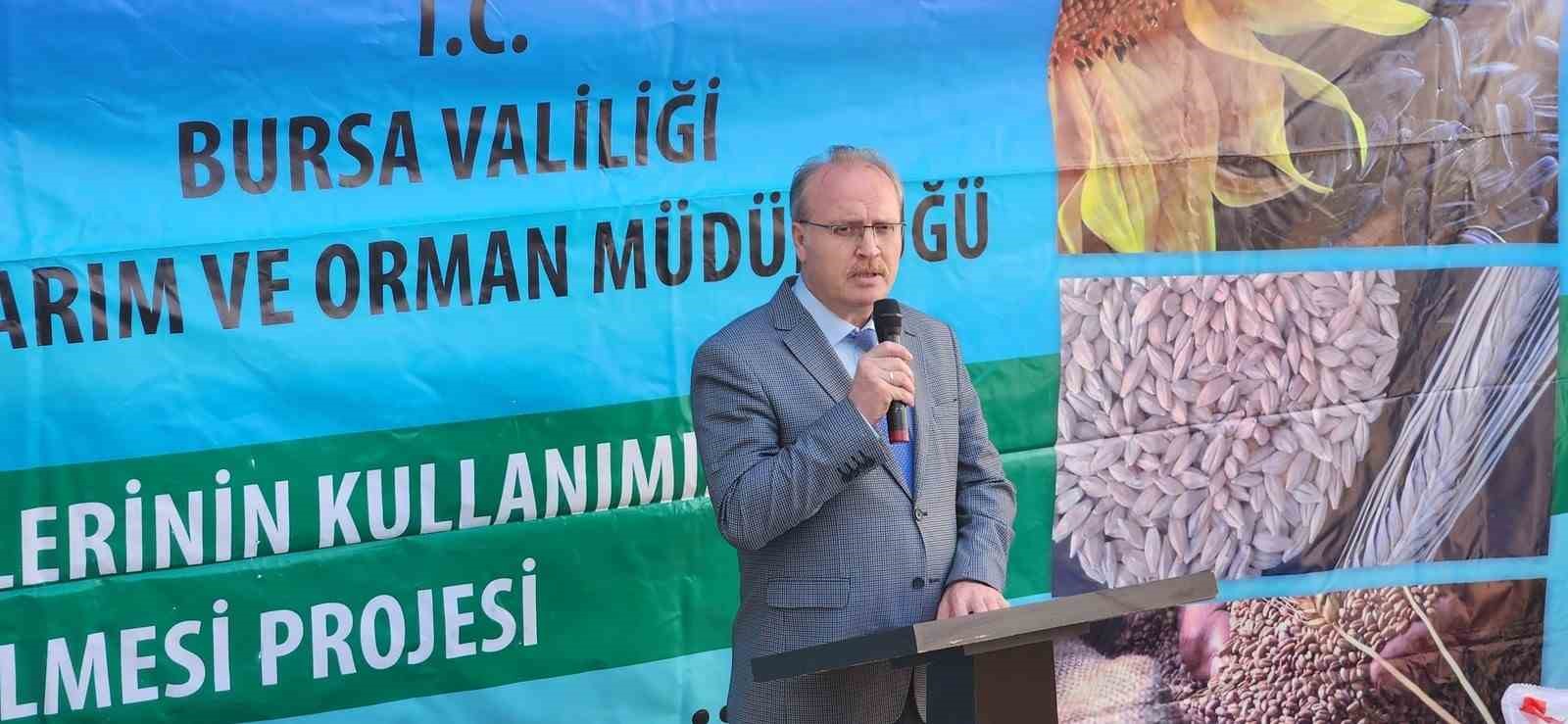 &Ccedil;ift&ccedil;ilere hibe destekli tohum dağıtıldı
