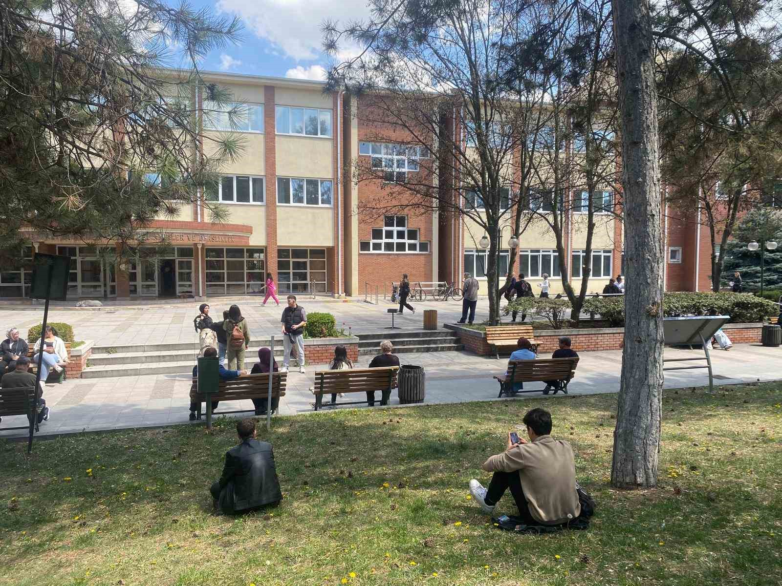 Anadolu Üniversitesi Açıköğretim Fakültesi sınavları başladı