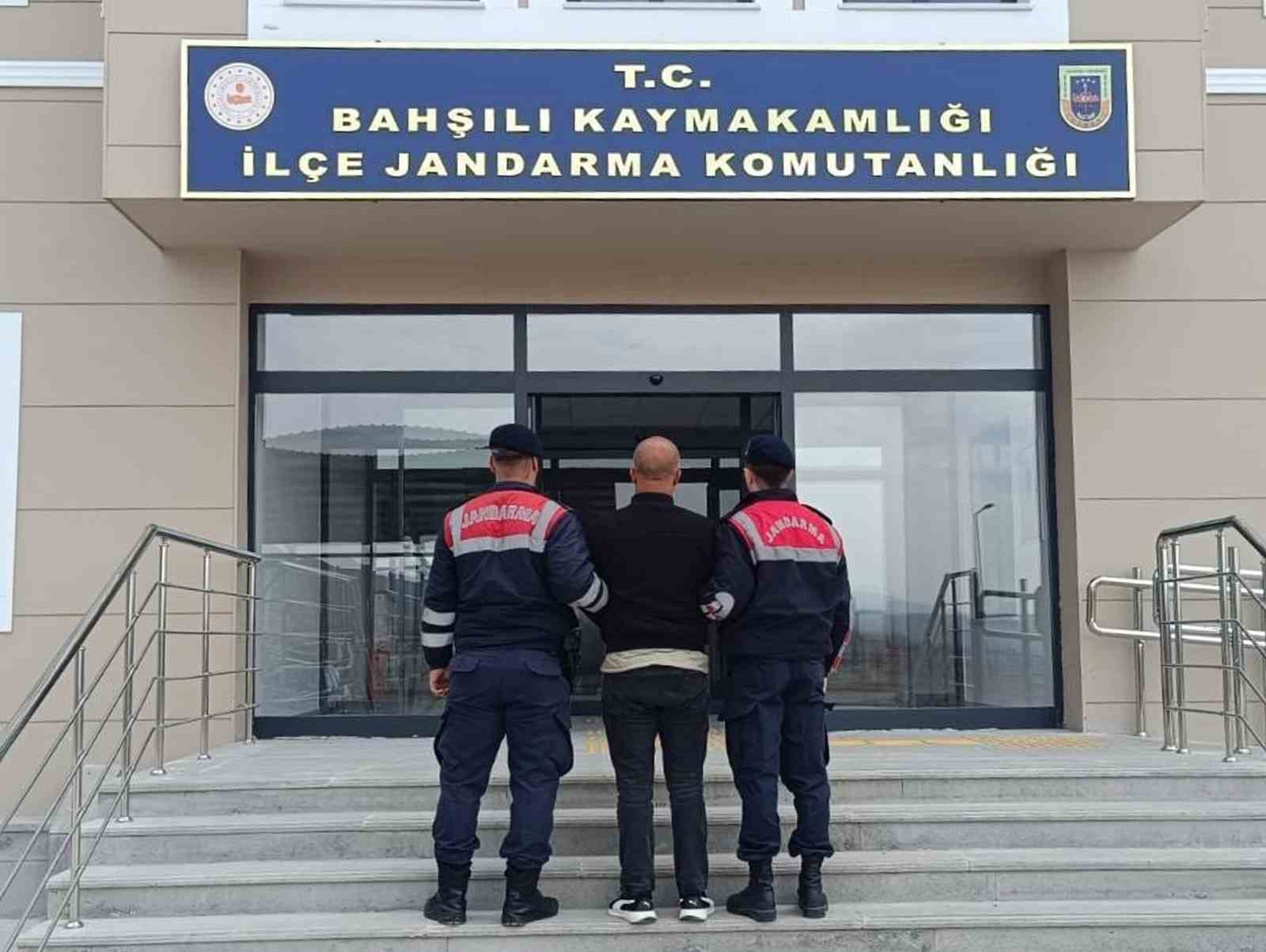Kırıkkale’de "silahlı tehdit" suçundan aranan hükümlü yakalandı