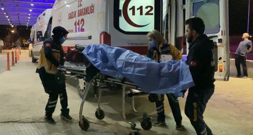 Takla atan otomobil hurdaya döndü: Karı-koca yaralandı