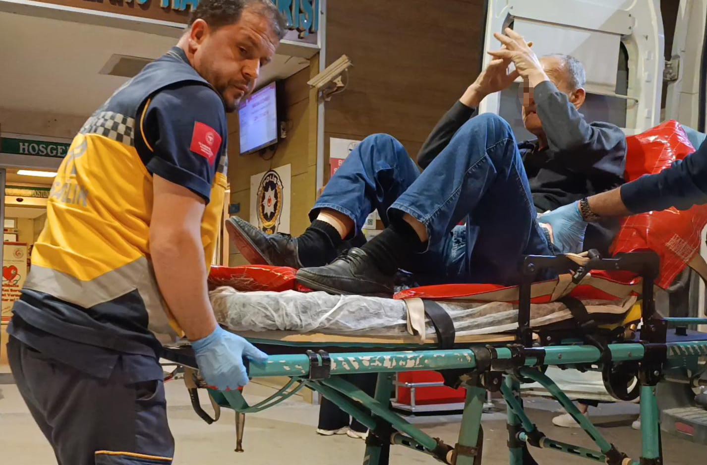 Lokalde bıçaklı kavga: 1 ağır yaralı
