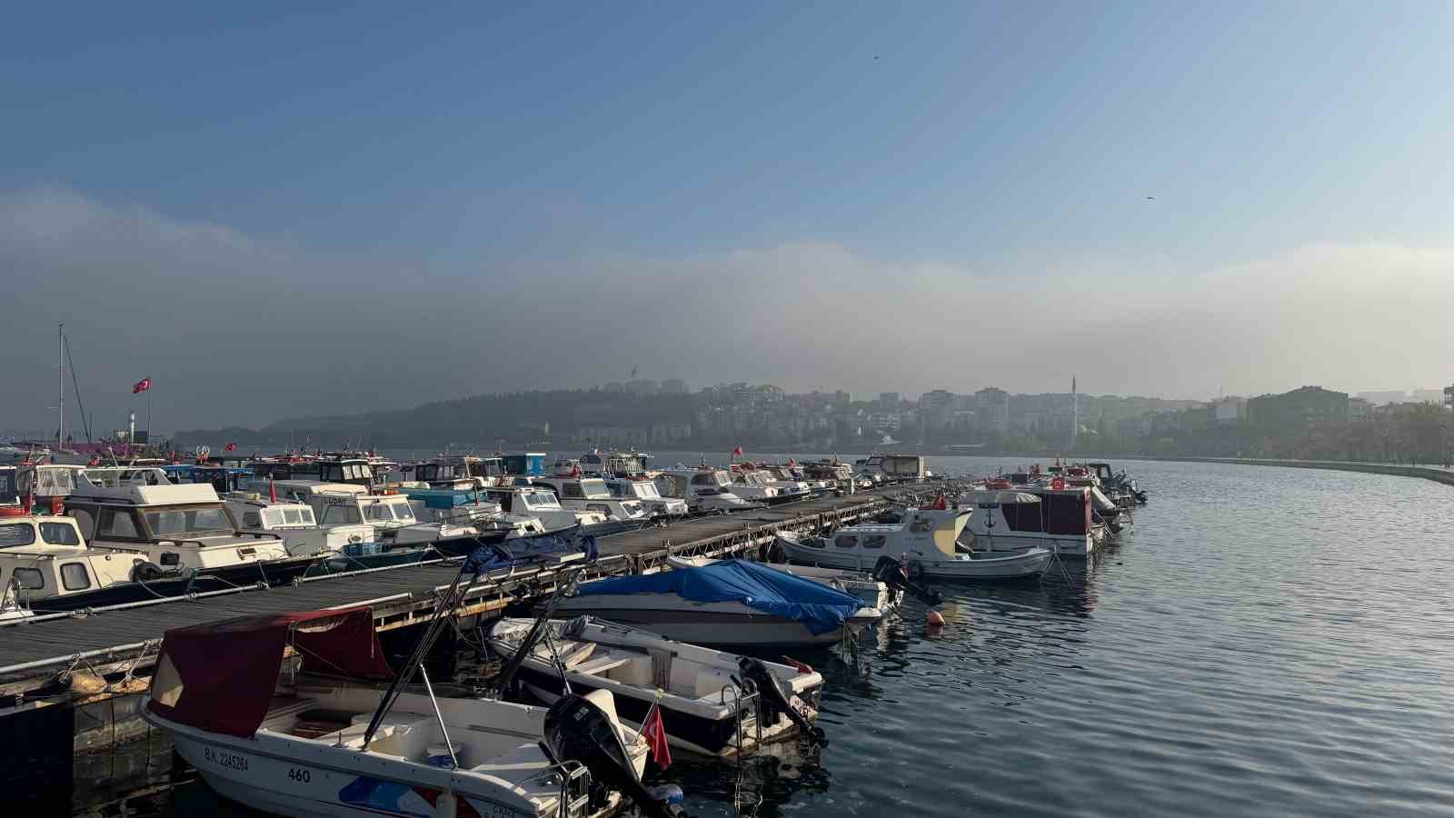 Çanakkale Boğazı sis nedeniyle transit gemi geçişlerine kapatıldı
