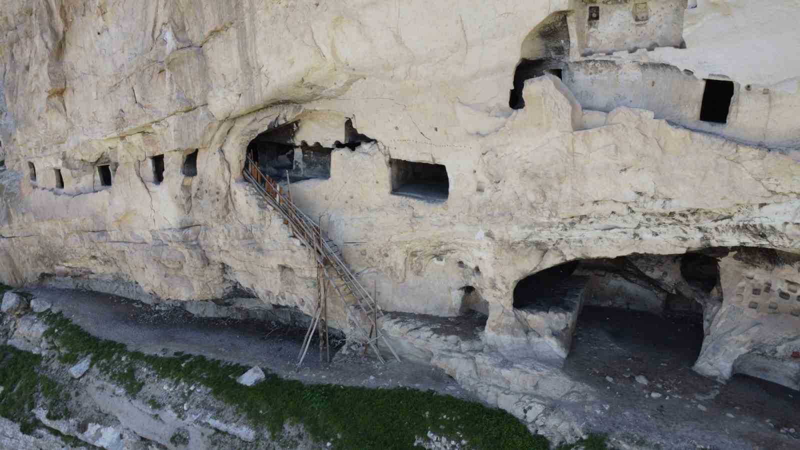 Tunceli’de turizm hamlesi: Destinasyon çalışmalarıyla Urartu mağaraları turizme açılıyor
