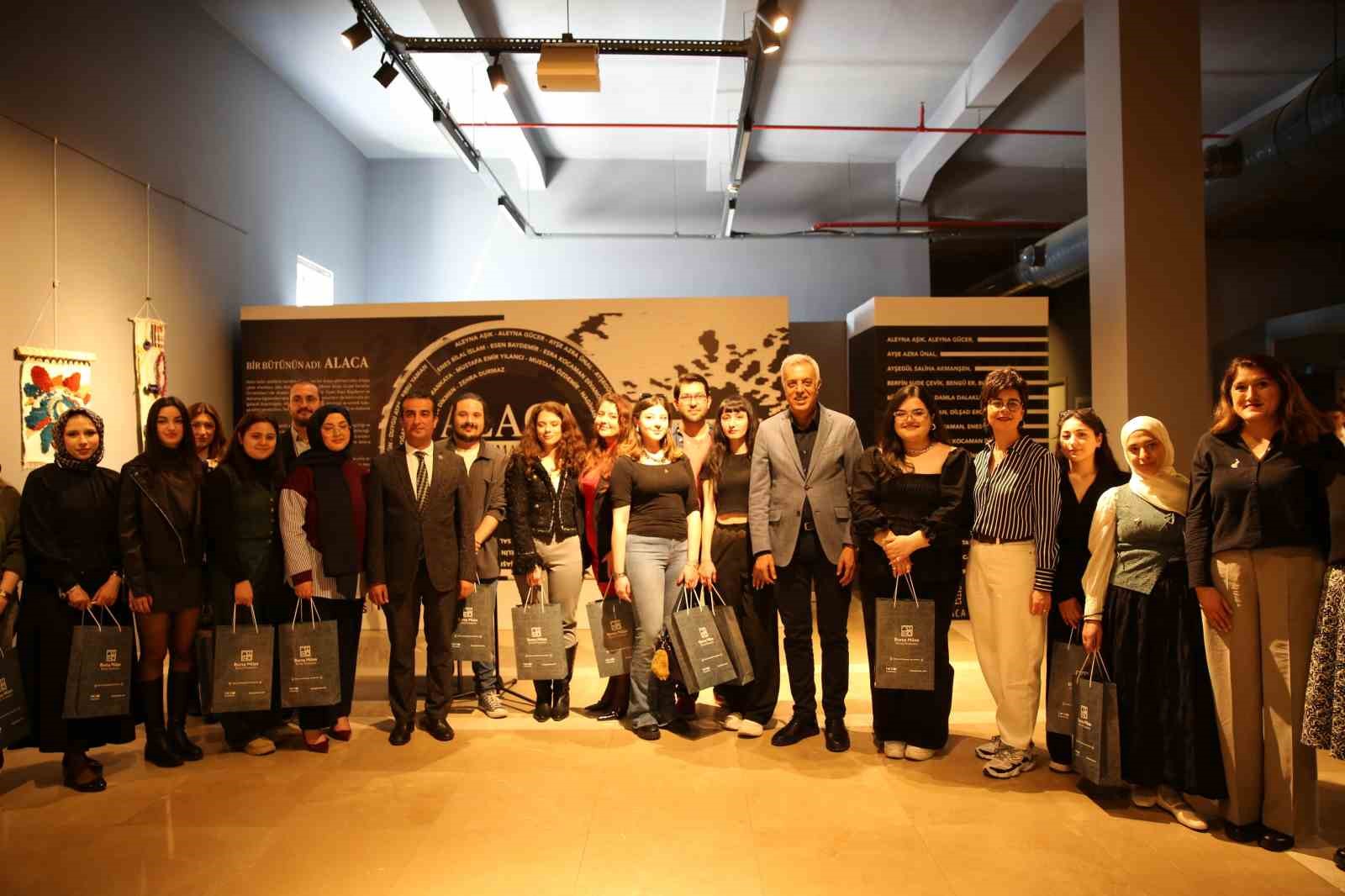 Alaca dokuma sergisi, müzede sergilendi