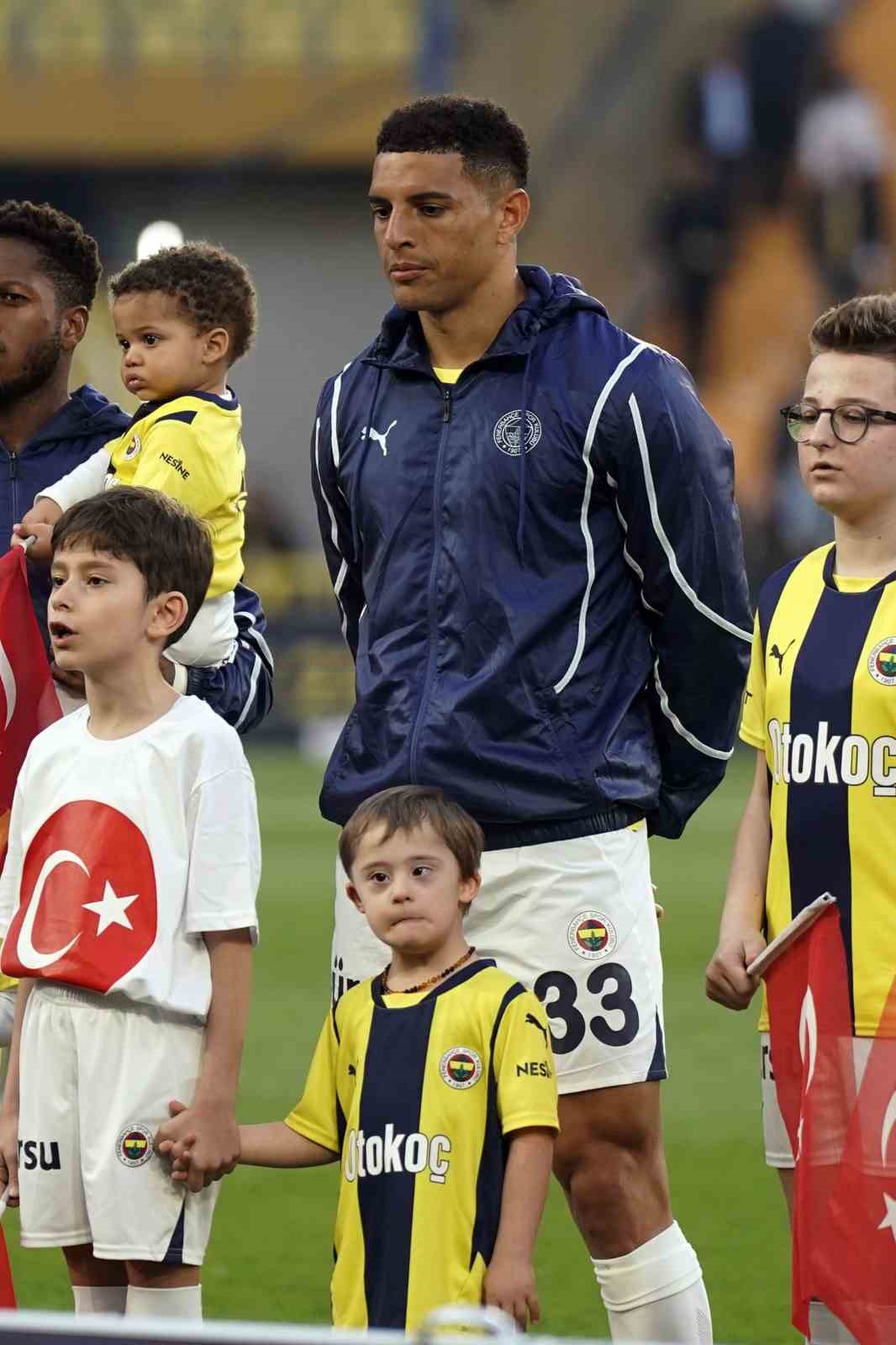 Trendyol Süper Lig: Fenerbahçe: 0 - Kayserispor: 1 (Maç devam ediyor)
