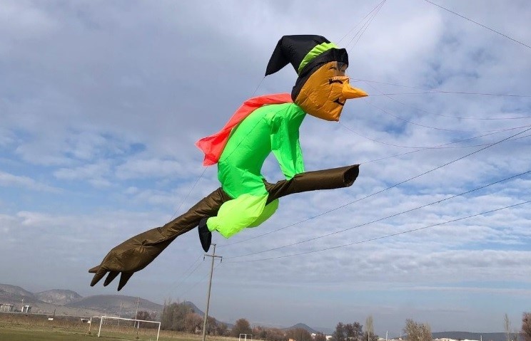 U&ccedil;urtma şenliği ile g&ouml;ky&uuml;z&uuml; renklendi
