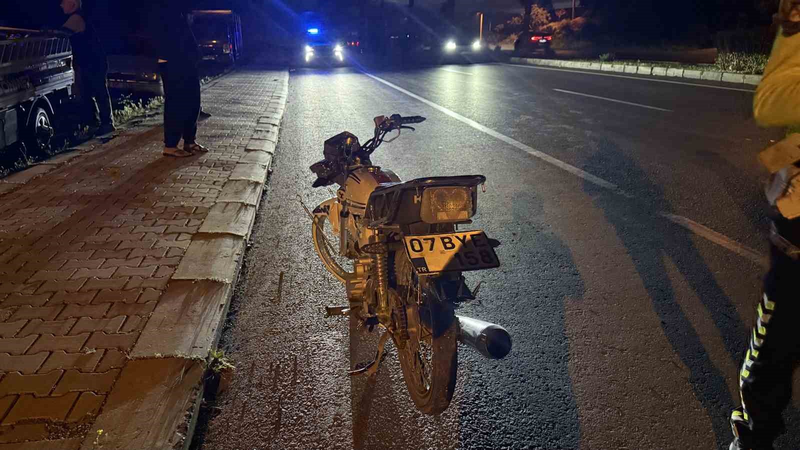 Kaza yaptı, motosikleti bırakıp ka&ccedil;tı
