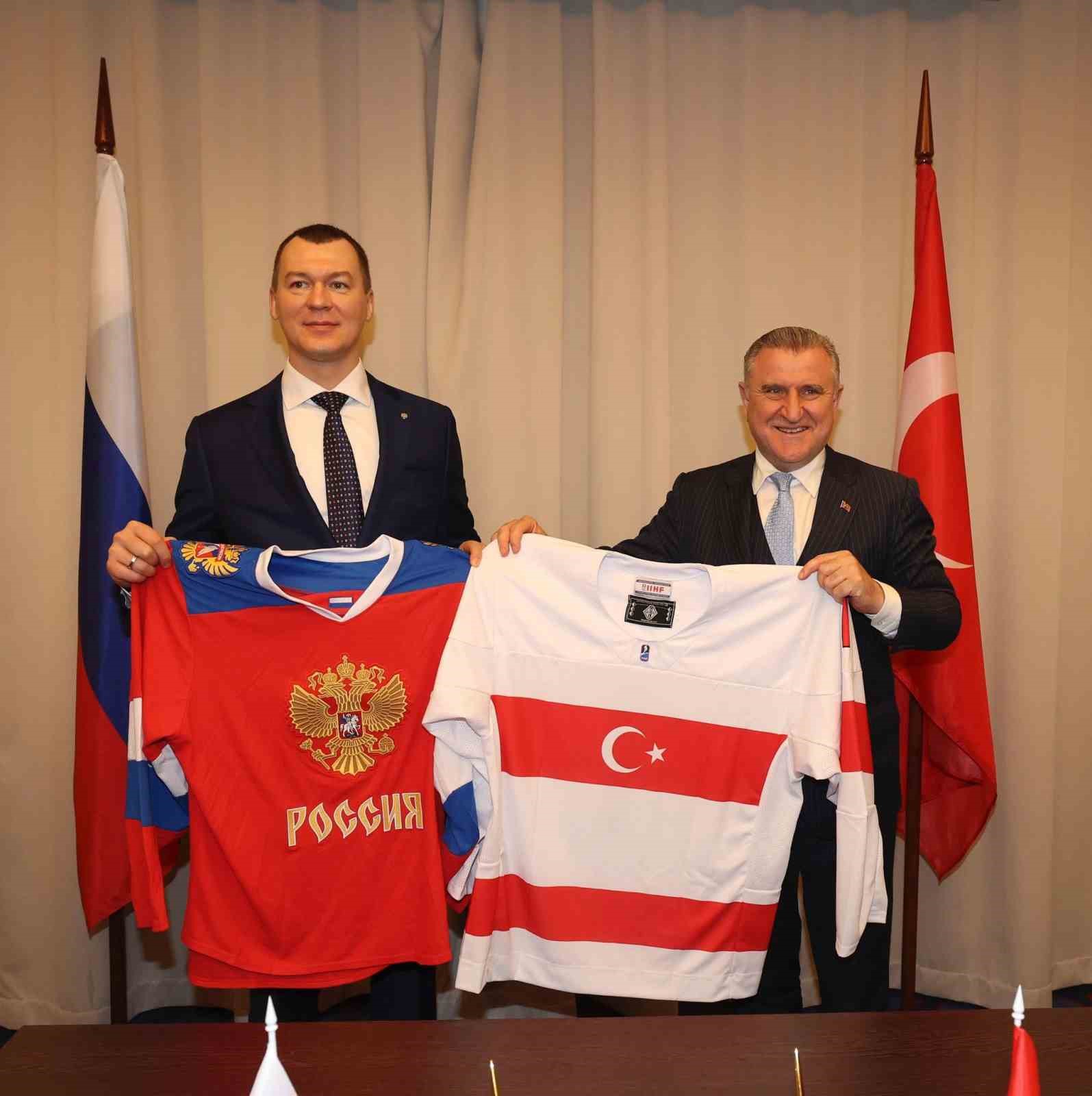 Bakan Bak, Rusya&rsquo;da mevkidaşı Degtyarev ile g&ouml;r&uuml;şt&uuml;
