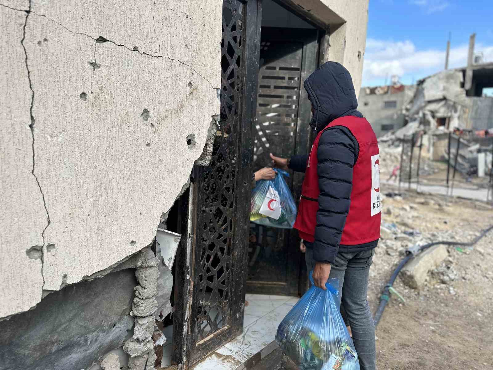 Kızılay Genel Başkanı Yılmaz: "Gazze&rsquo;ye acilen insani yardım girişinin sağlanması &ccedil;ağrımızı yineliyoruz"
