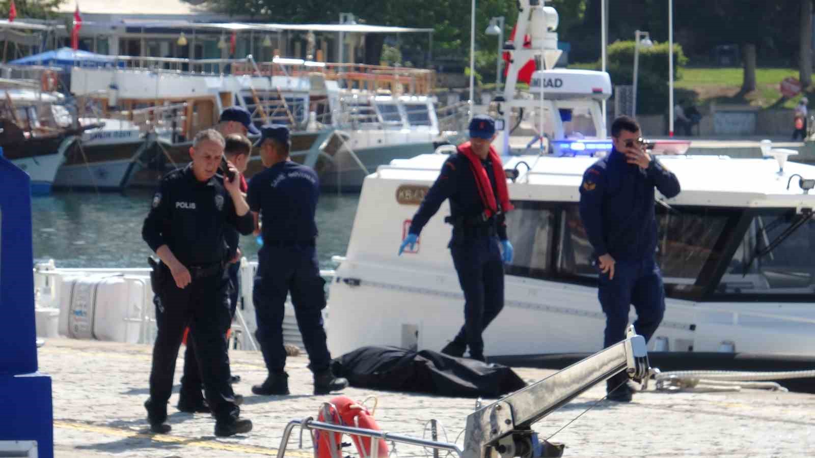 Antalya’da deniz yüzeyinde erkek cesedi bulundu