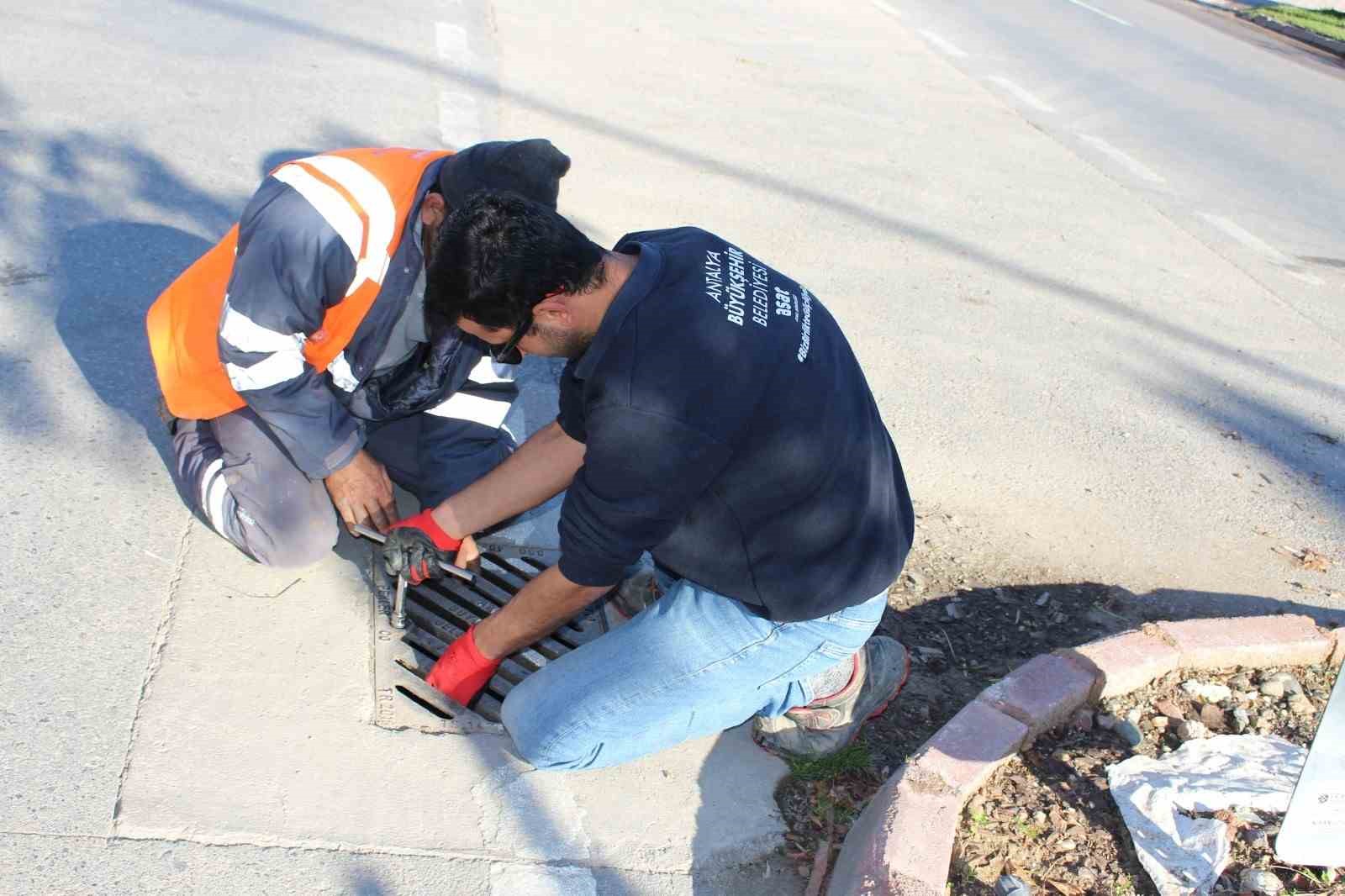 Büyükşehir’den Kemer’de peyzaj çalışması