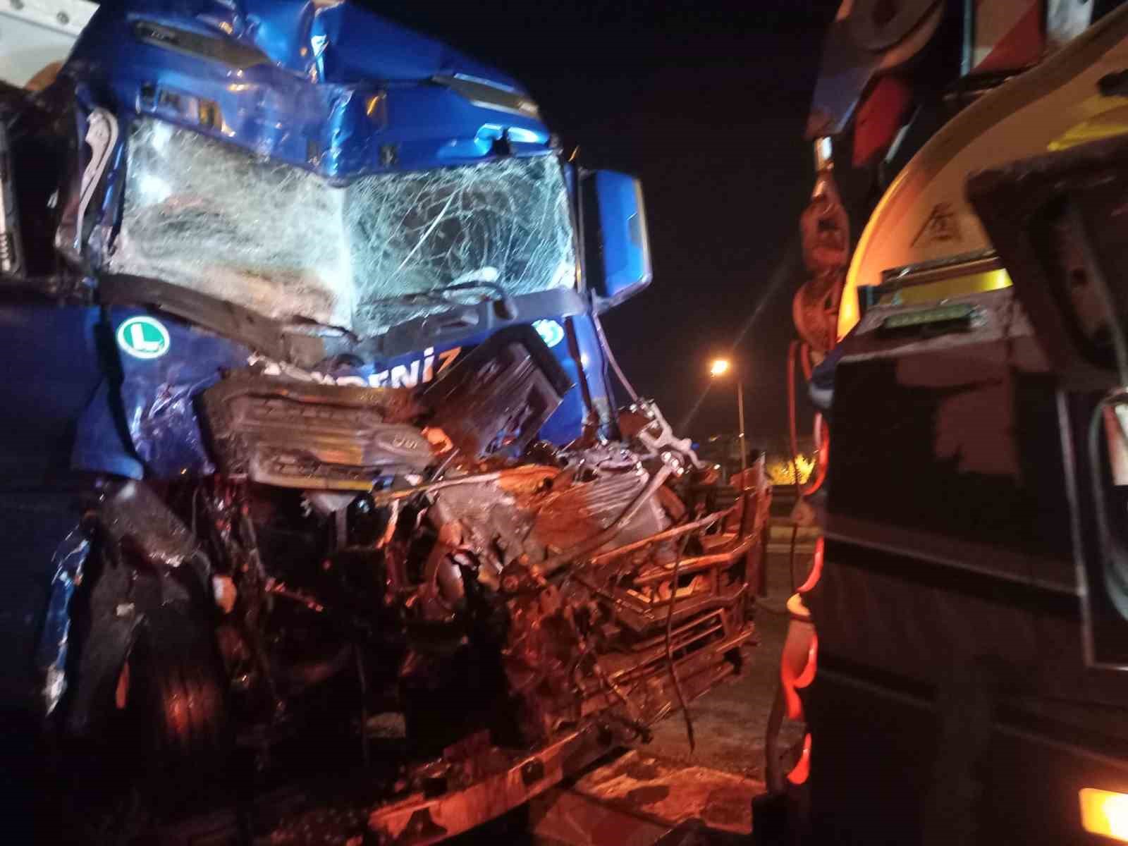 Bilecik’te öğrenci taşıyan otobüse arkadan tır çarptı; 18 kişi yaralandı