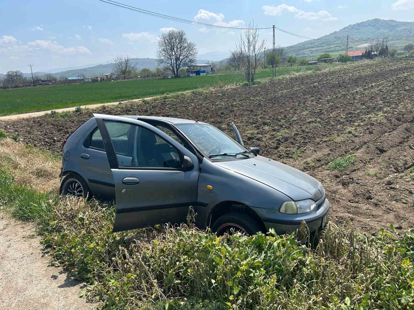 Bursa’da otomobil tarlaya uçtu: 1 yaralı