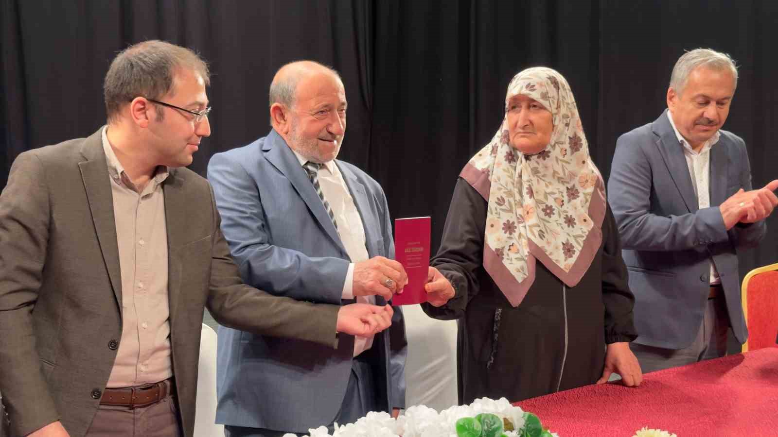 Huzurevinde d&uuml;nya evine girdiler
