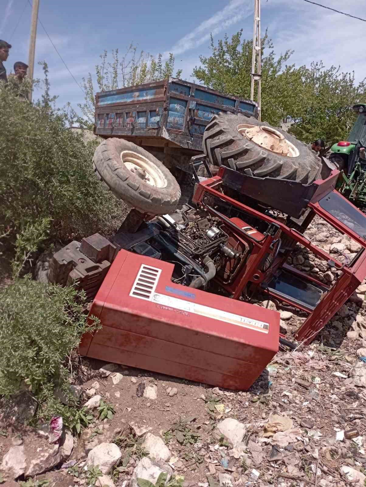 Siirt’te traktör kazasında sürücü yaralandı