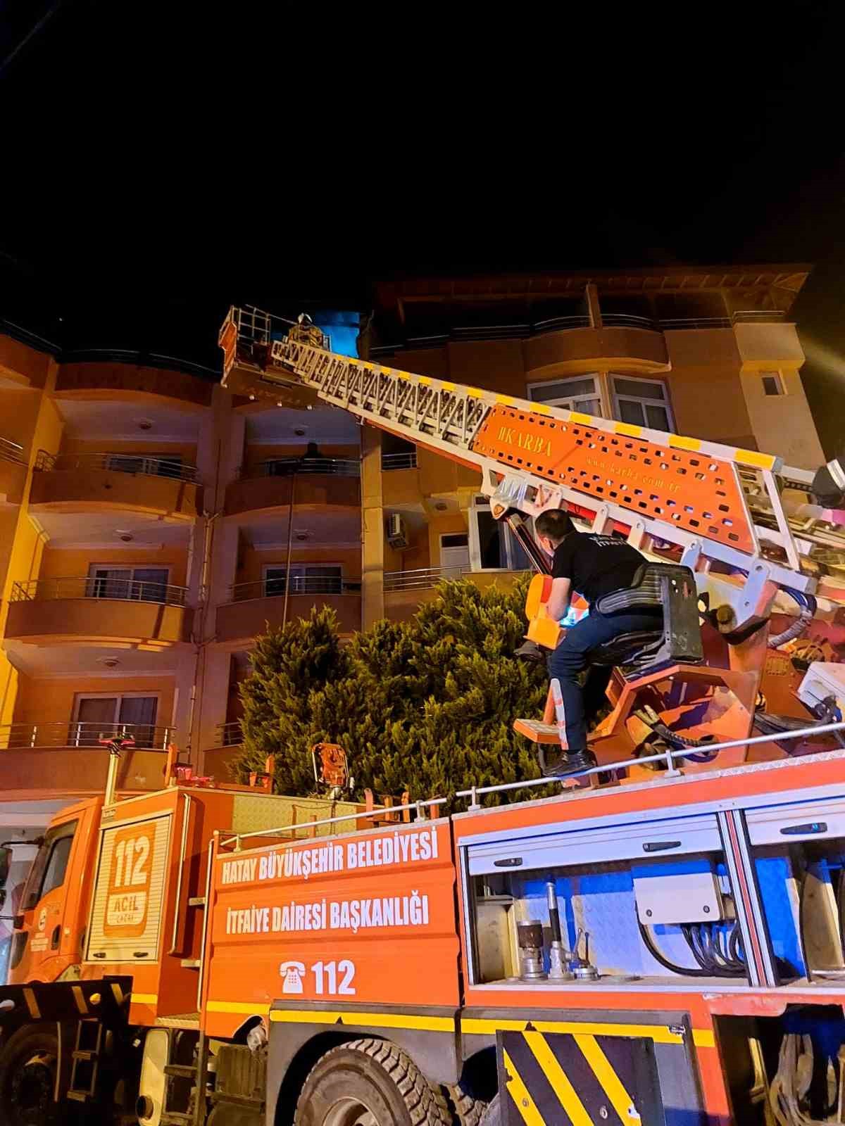 Otelde çıkan yangın büyümeden söndürüldü