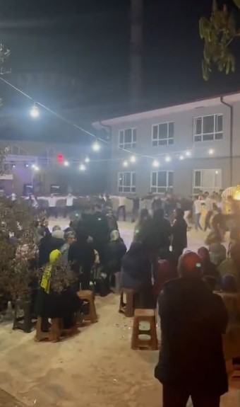 D&uuml;ğ&uuml;nde kavga &ccedil;ıktı
