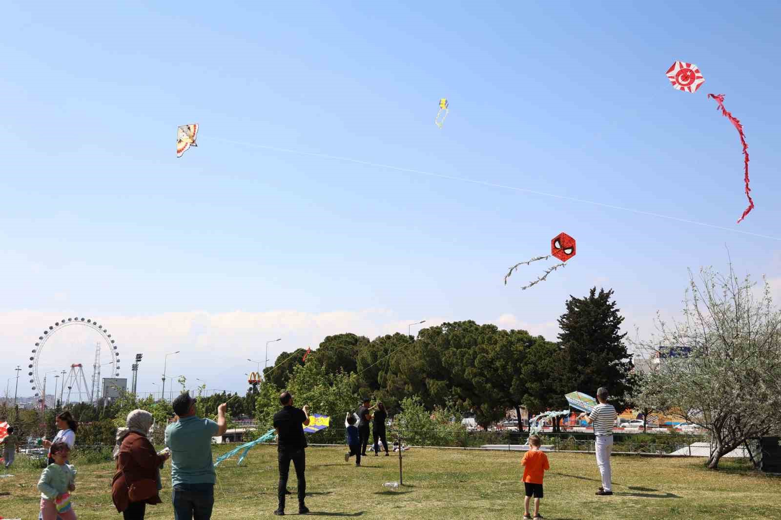 23 Nisan Çocuk ve Uçurtma Festivali renkli anlara sahne oldu