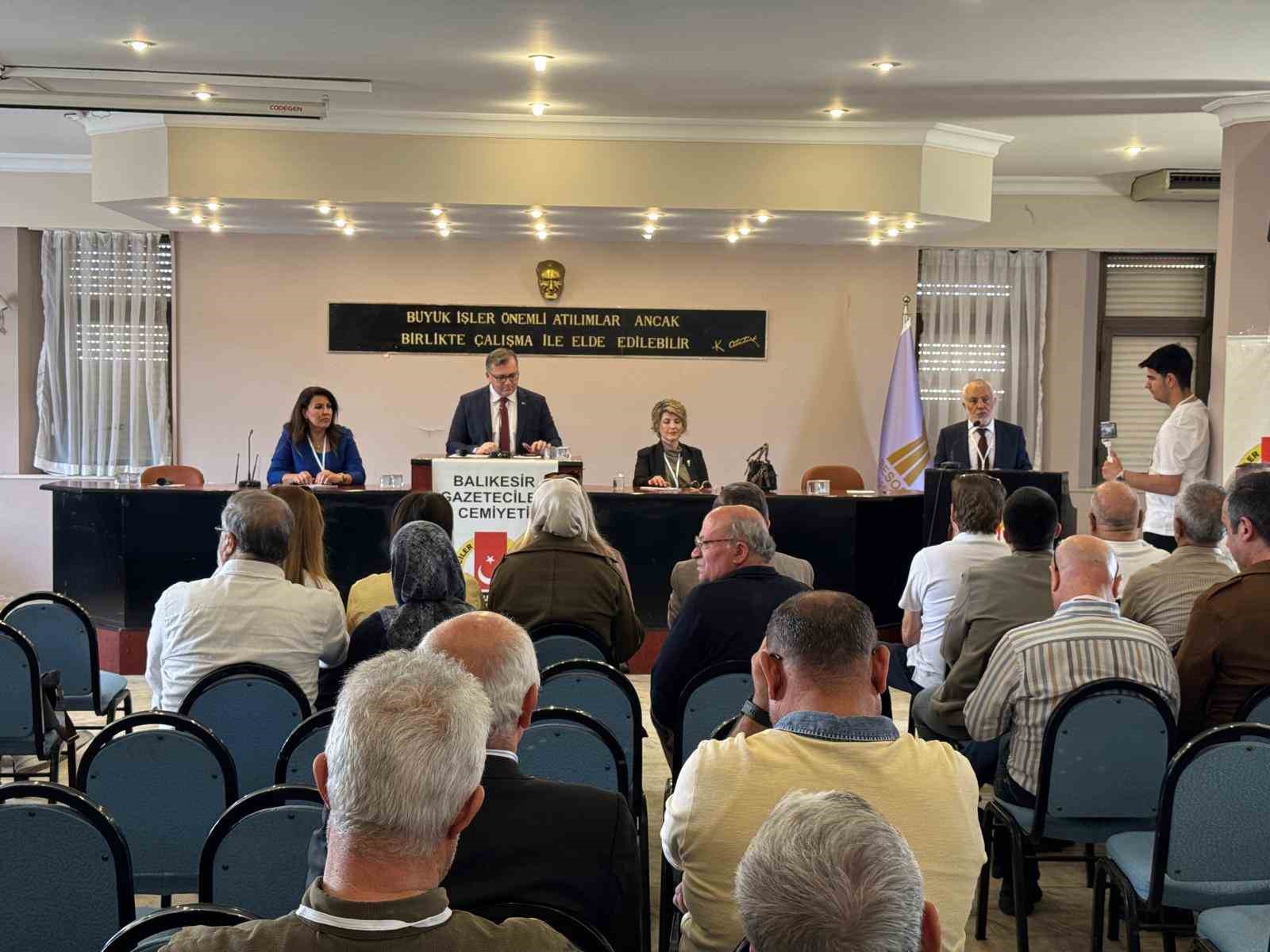 Balıkesir Gazeteciler Cemiyeti&rsquo;nde Ramazan Demir g&uuml;ven tazeledi
