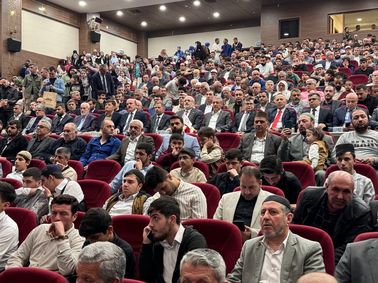 Mardin&rsquo;de 128 hafız belgesini aldı
