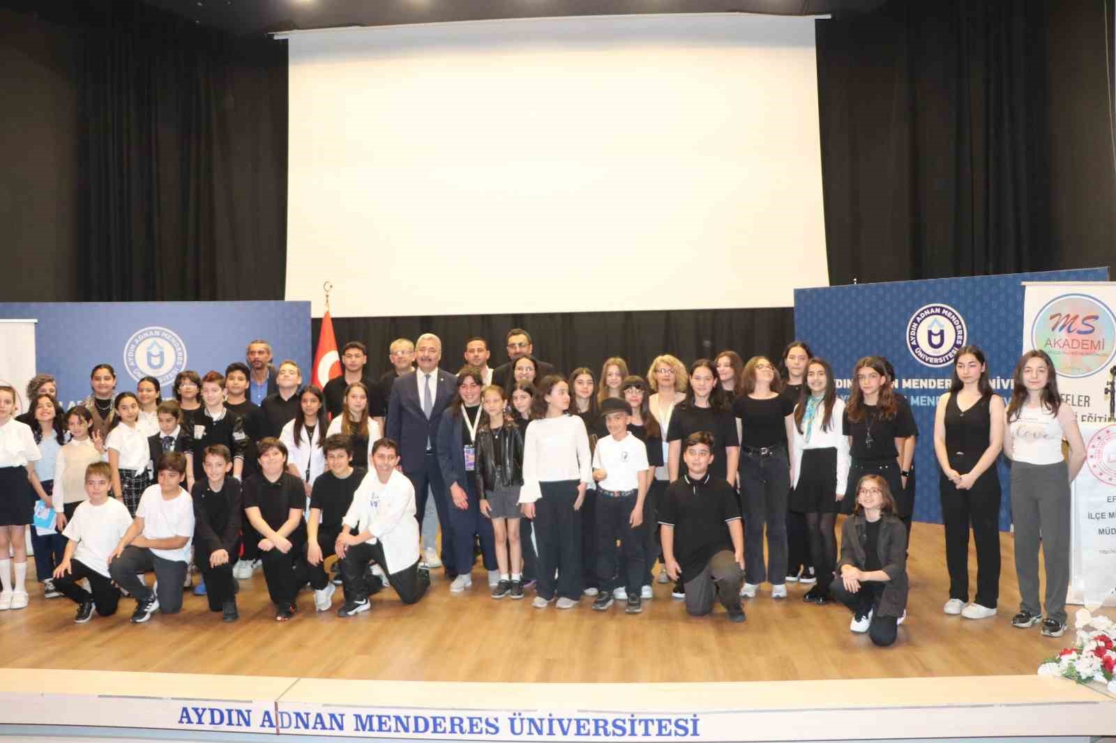 Efeler’de genç yetenekler sahne aldı