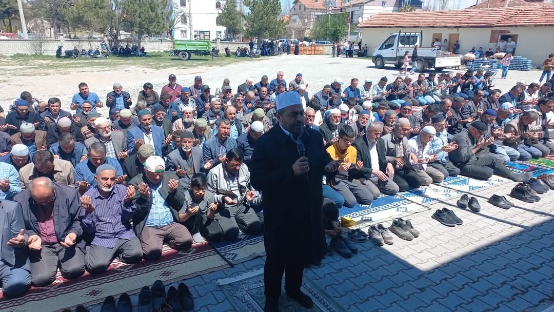 Beyşehir Gölü Havzası’nda çiftçilerin yağış beklentisi devam ediyor