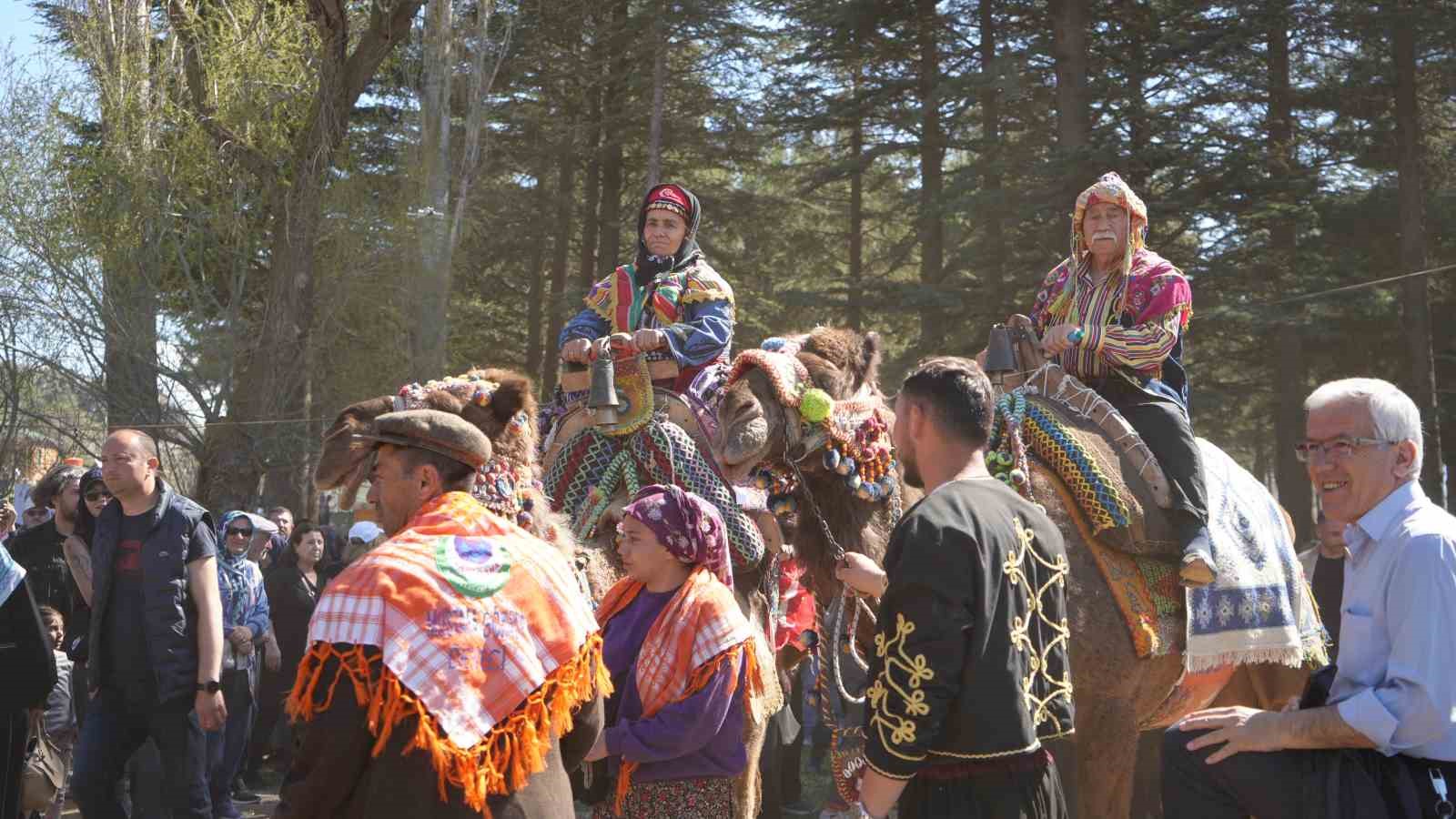 Davullar &ccedil;aldı, keşkekler d&ouml;v&uuml;ld&uuml;, Burdur&rsquo;da Y&ouml;r&uuml;k Şenliği coşkusu yaşandı
