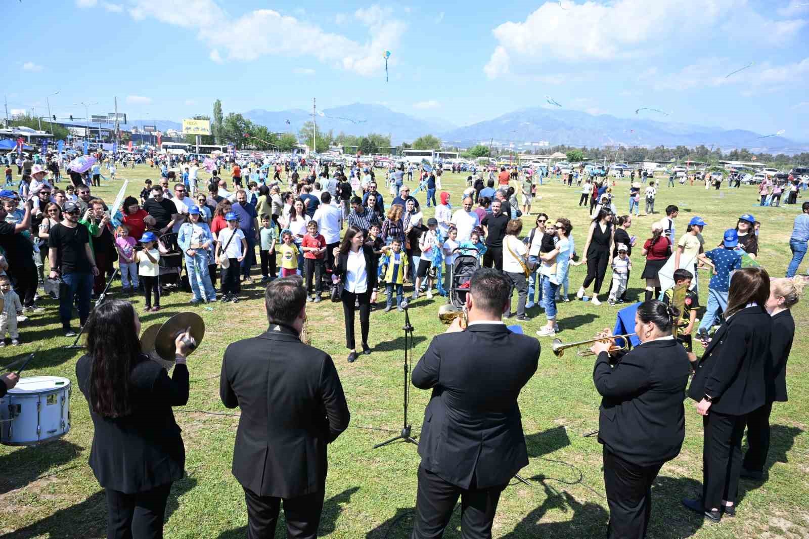Başkan Çerçioğlu, çocukları Uçurtma Şenliği’nde buluşturdu