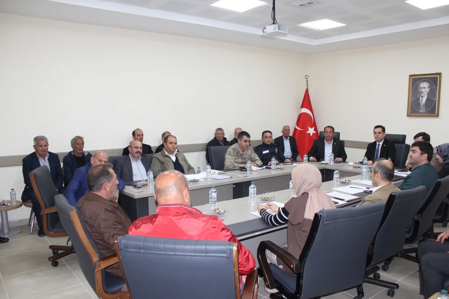 Demirözü’nde su üzerine toplantı