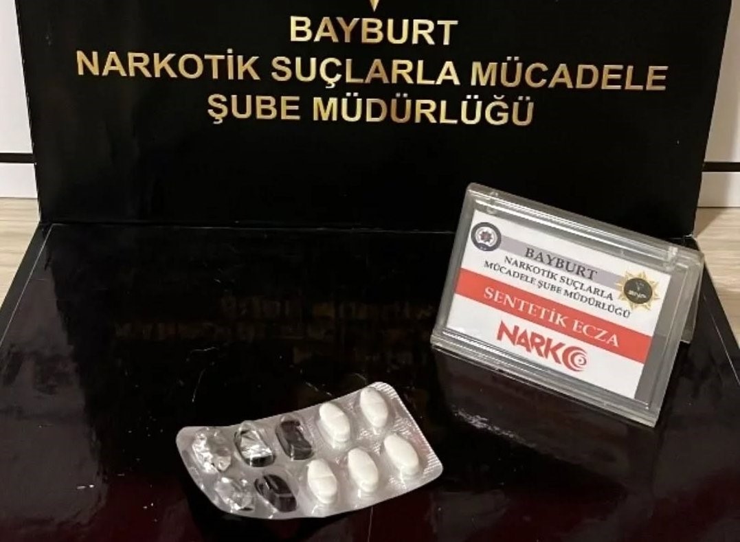 Bayburt’ta bir miktar sentetik hap ele geçirildi