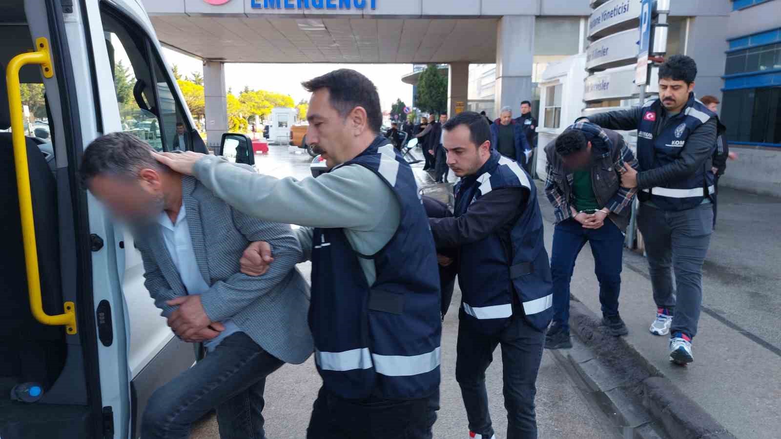 Samsun’da silah kaçakçılığı operasyonu zanlıları adliyeye sevk edildi