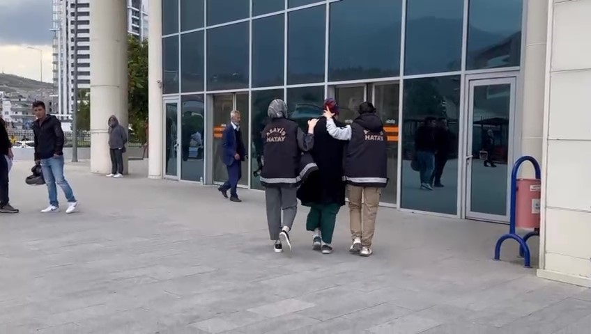 500 bin TL’lik ziynet eşyası çalan hizmetli polisten kaçamadı