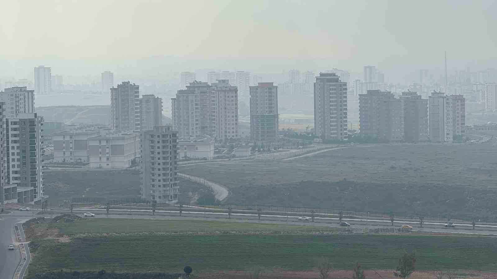 Adana’da sis etkili oldu