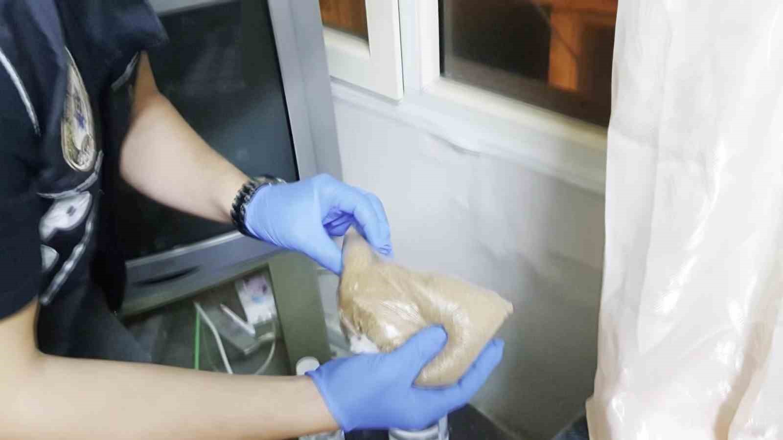 Adana’da uyuşturucu taciri 52 şüpheli tutuklandı: 408 kilo bonzai üretilecek ham madde ele geçirildi