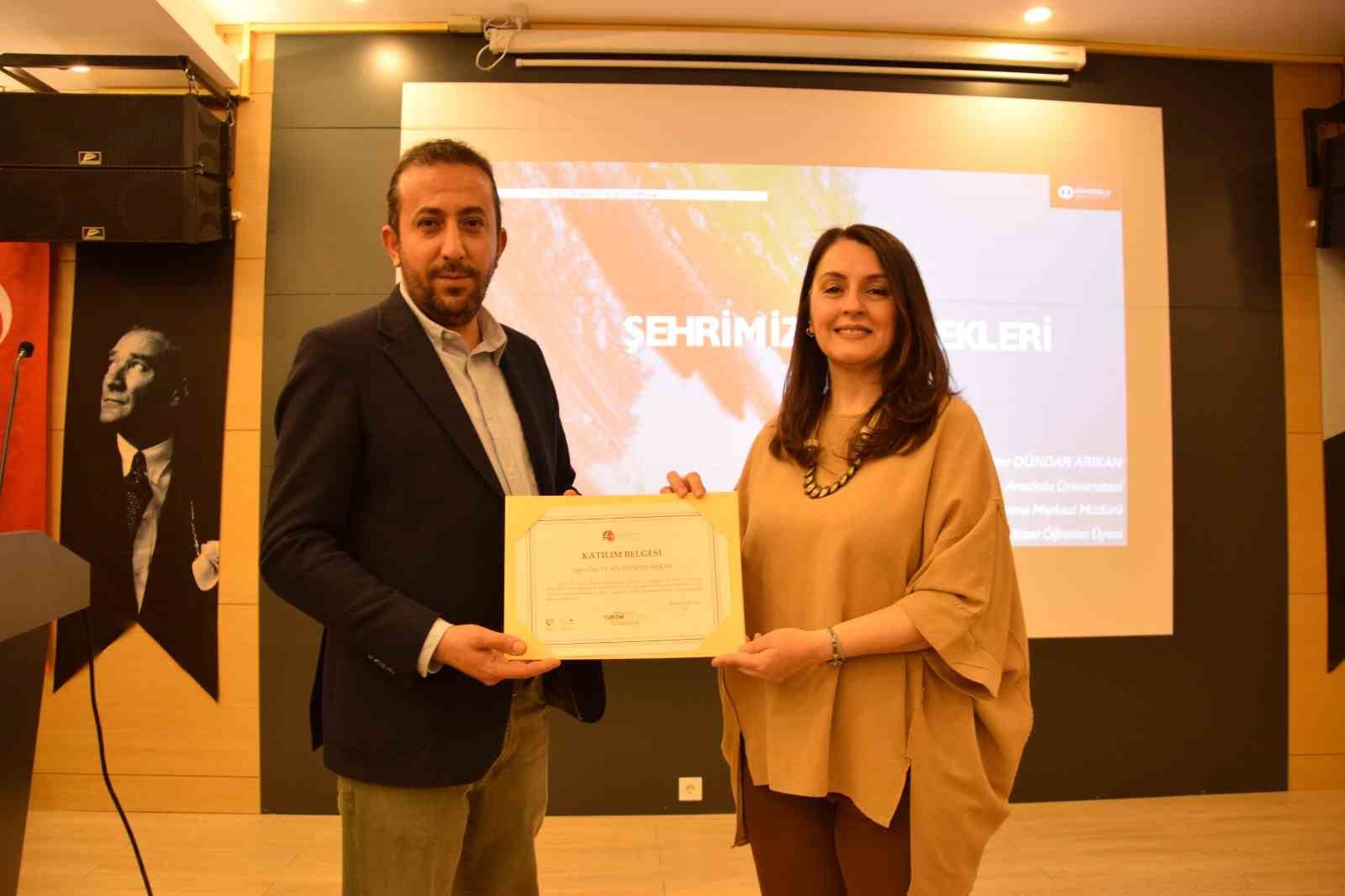 Eskişehir&rsquo;de Turizm Haftası&rsquo;nda &lsquo;Şehrimizin Yemekleri&rsquo; semineri d&uuml;zenlendi
