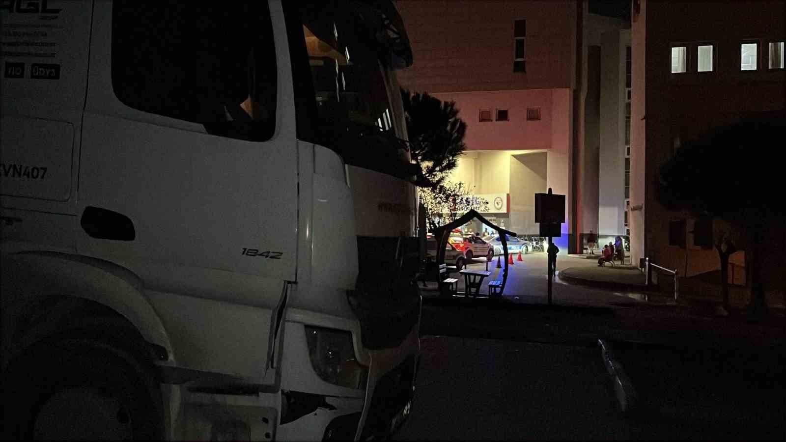 Tır, hastane otoparkına daldı: Sürücü alkollü çıktı, araçta ise uyuşturucu bulundu
