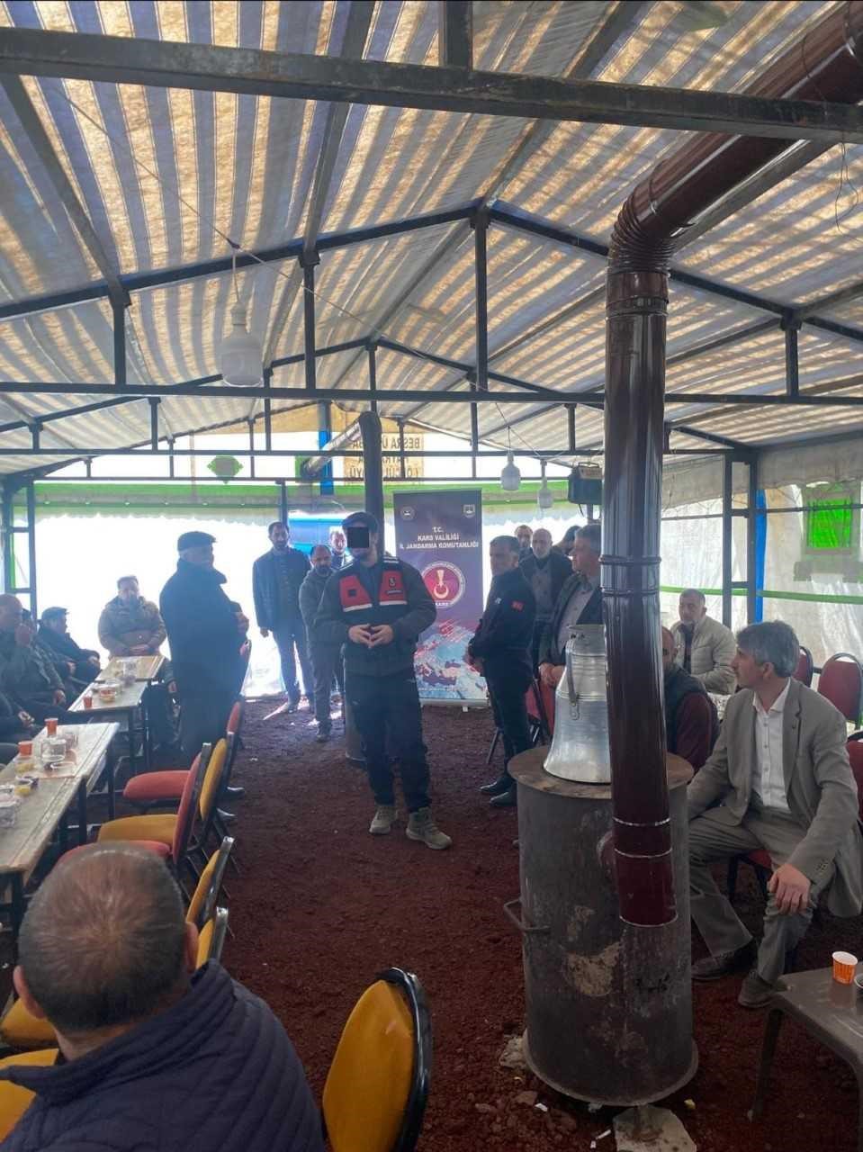 Kars’ta jandarma vatandaşları siber dolandırıcılığa karşı uyardı