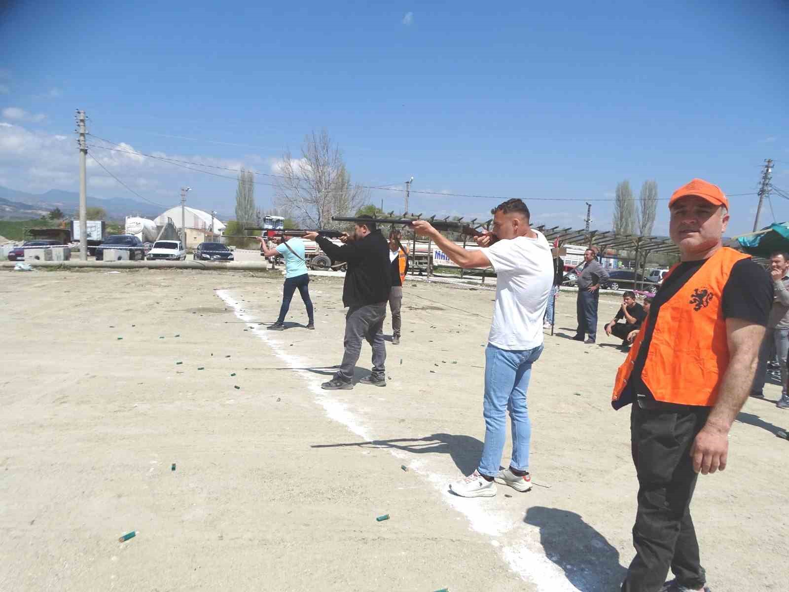 Hisarcık’ta tek kurşun ve tavşan hedef atışı yarışması