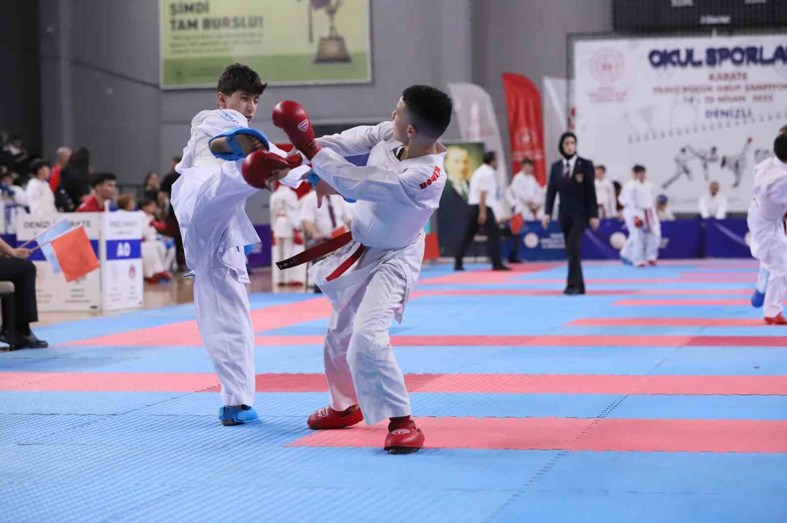 Karate heyecanı Denizli’de yaşandı